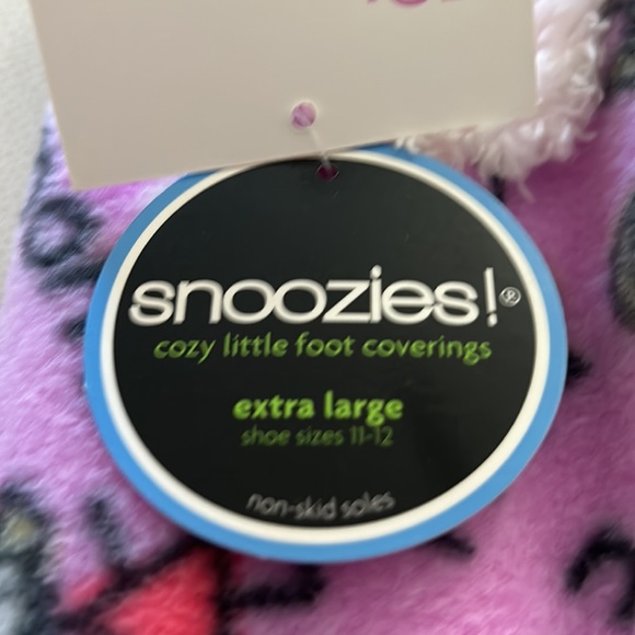 Snoozies Foot Coverings/Slippers Cozy Non-skid Soles Perfect Gift for Mom - Picture 2 of 5